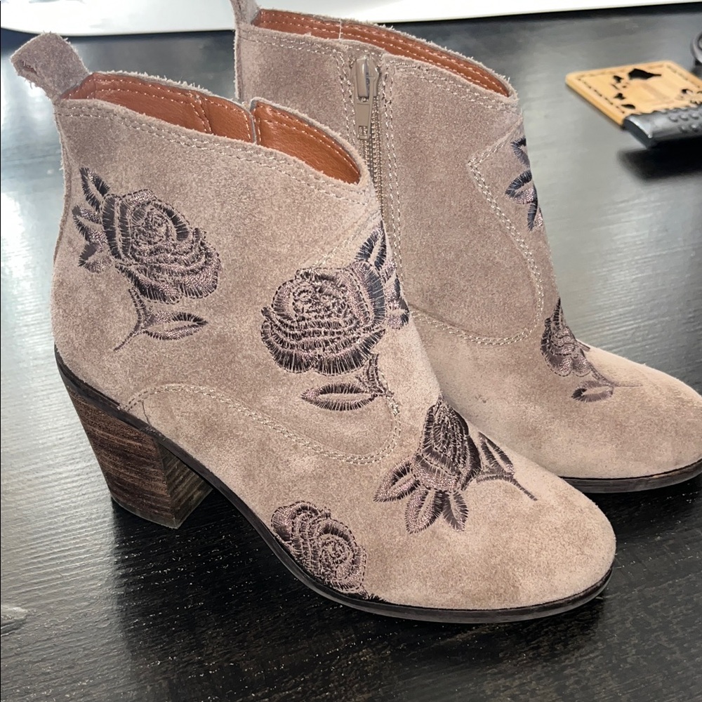 Lucky Brand Floral Embroidered Ankle Booties - Taupe